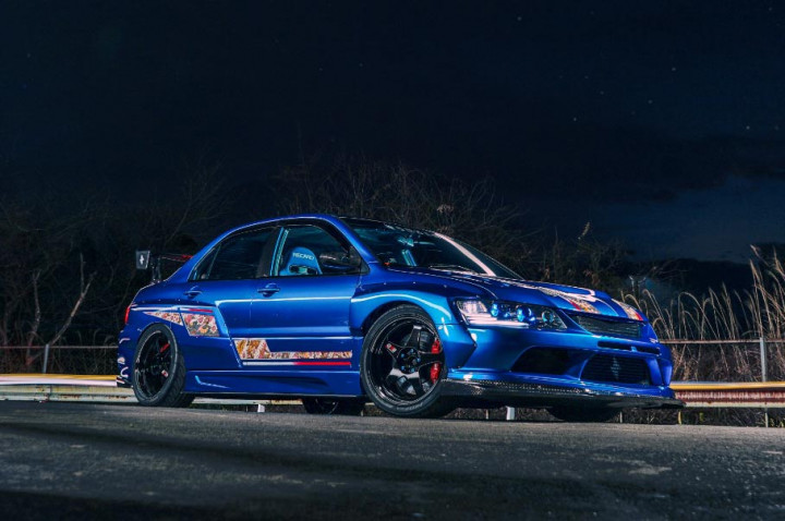 Akulturasi Budaya di Mitsubishi Evo IX Saber Industries