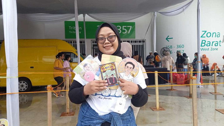 Atribut Fans K-pop Meriahkan Kampanye Akbar Anies-Cak Imin di JIS