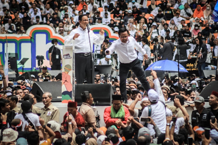 Massa Membeludak, Warga asal Padang Jalan Kaki 6 Km Menuju JIS