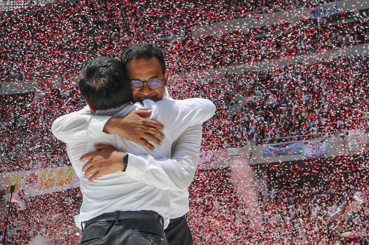 Momen Tangis Haru Muhaimin Disambut Pelukan Anies