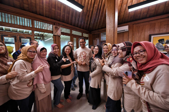 Masa Tenang Pemilu, Anies Reuni dengan Teman SMA 2 Yogyakarta