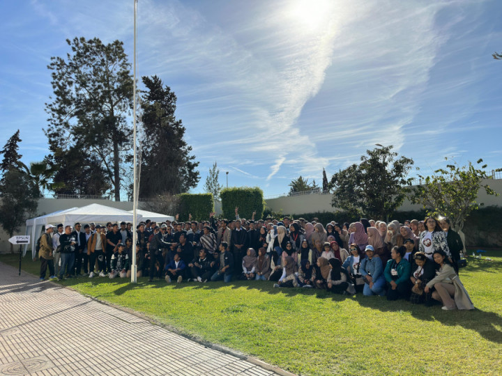 Menumpuh Perjalanan 201,5 Km, Pelajar Indonesia di Maroko Kompak Sewa Bus untuk <i>Nyoblos</i>