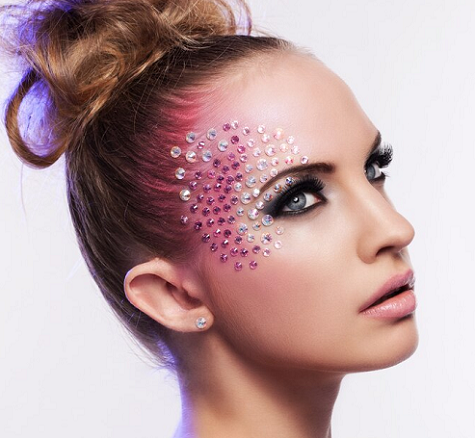 5 Ide Make Up Look untuk Valentine yang Bikin Kamu Cantik Maksimal!