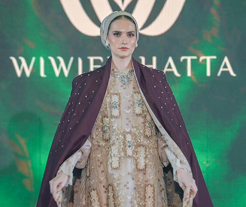 Koleksi Raya Wiwiek Hatta ID Sukses 'Mejeng' di Ajang Modest Internasional MWFS 2024