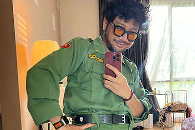 Kunto Aji jadi Petugas Keamanan TPS