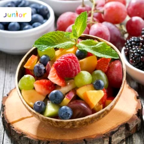 Sontek cara buat salad buah dengan lemon madu dari Endeus TV berikut ini. (Foto: Dok. Endeus TV)