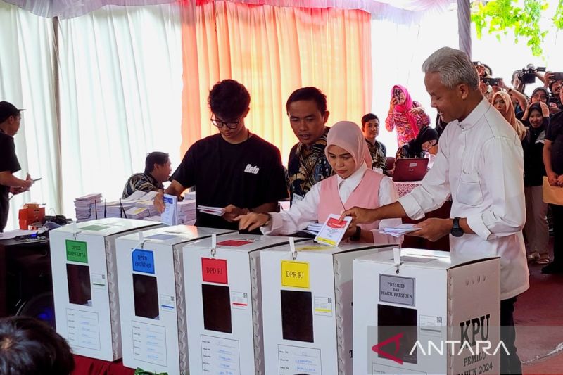 Ganjar: <i>Nyoblos</i> Yang Foto Rambutnya Putih