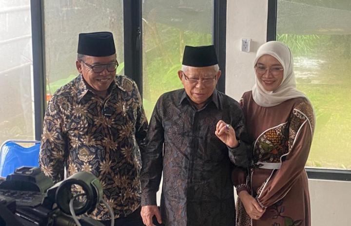 Naik Bugee Car, Ma’ruf Amin Nyoblos Bareng Istri dan Dua Anaknya