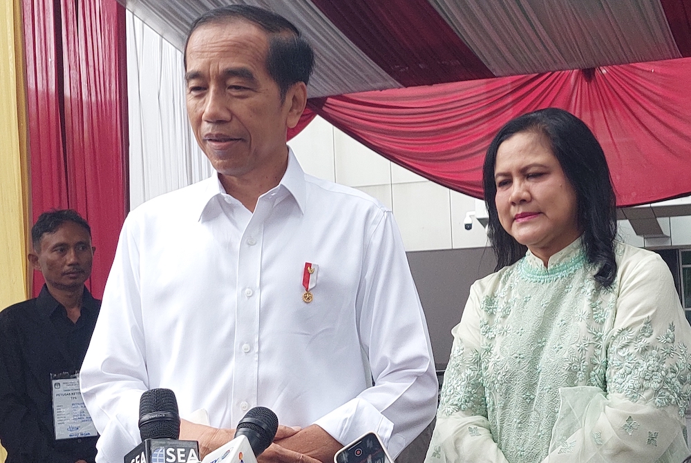 Kelar <i>Nyoblos</i>, Jokowi Tanggapi Film Dirty Vote
