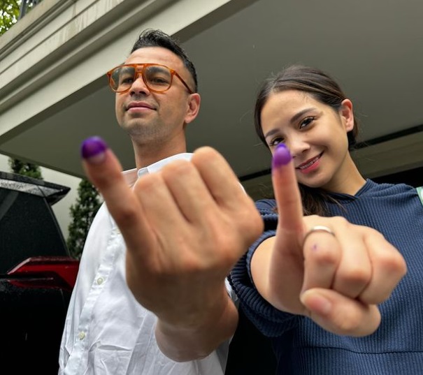 Raffi Ahmad Ditegur Petugas KPPS Gegara Rekam Video di Dalam TPS