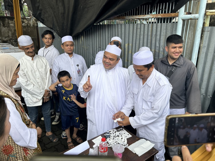 Rizieq Shihab Hadir di TPS, Mau Dukung Siapa?