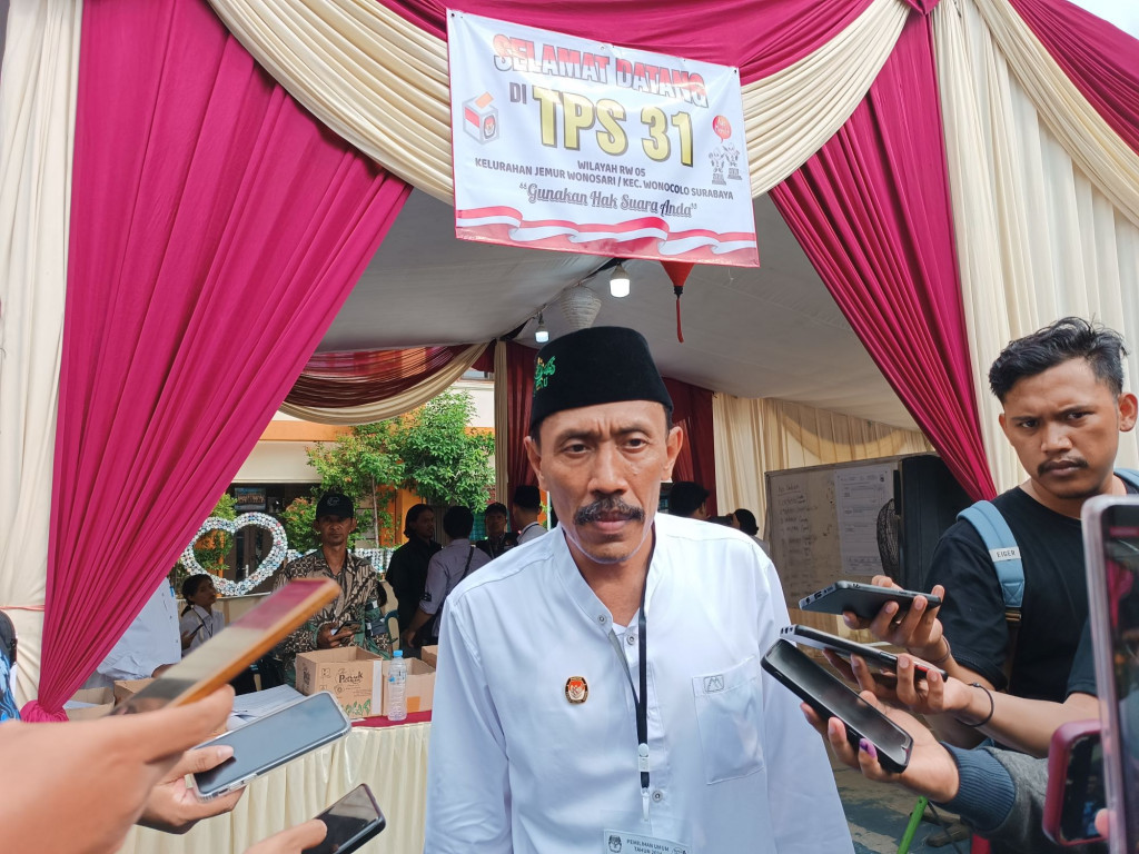 Puluhan Orang di TPS Kandang Khofifah Golput