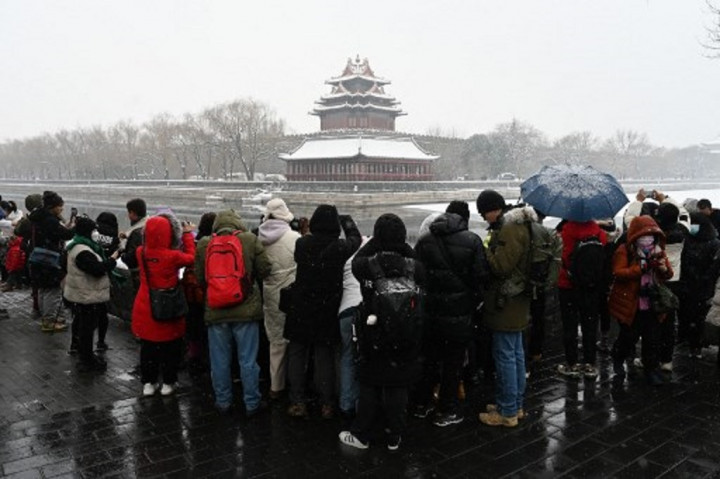 Cuaca Dingin dan Berangin, WNI di Beijing Tetap Semangat Ikut Pemilu 2024