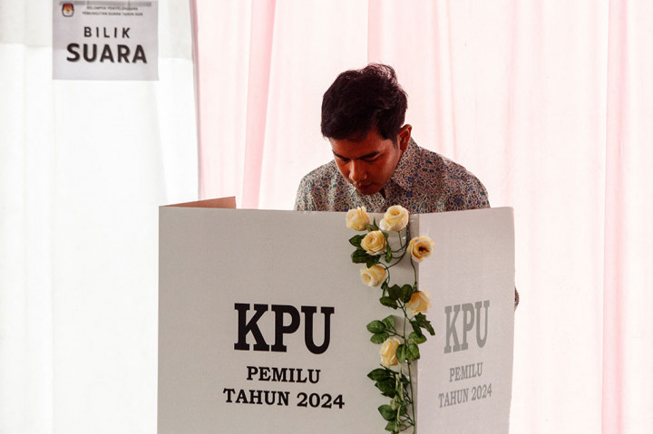 Gibran dan Selvi Gunakan Hak Suara di TPS 34 Manahan