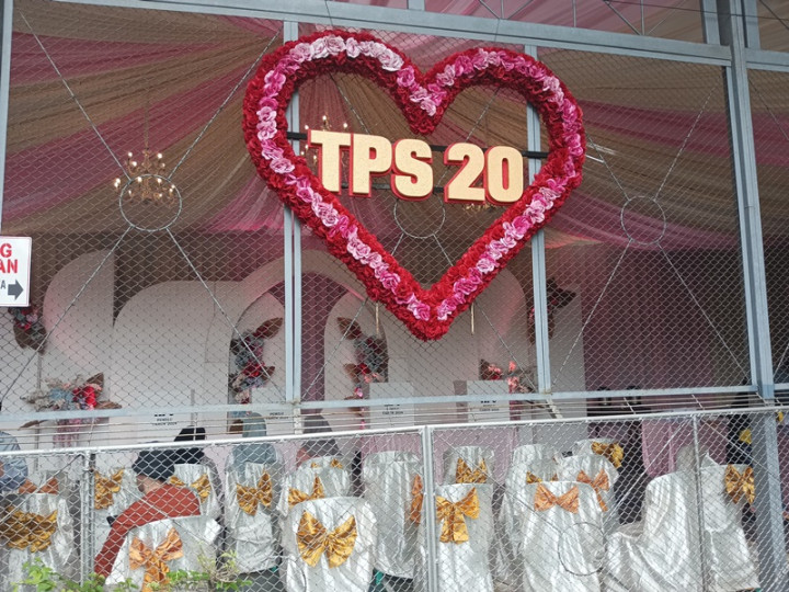 Warga Malang Rogoh Jutaan untuk Bikin TPS Tema Hari Kasih Sayang