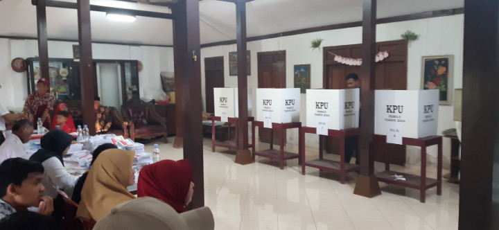 Kekurangan 100 Surat Suara, Pencoblosan di TPS Desa Salakan Teras Boyolali Molor