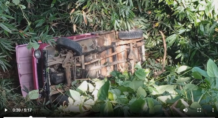 Pikap Pembawa Kotak Suara Hasil Pemilu di Blitar Terjun ke Jurang