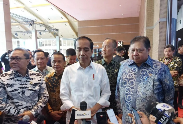 Jokowi Ajak Masyarakat Tunggu Hasil Resmi Pilpres dari KPU: <i>Ojo Kesusu, Sabar</i>