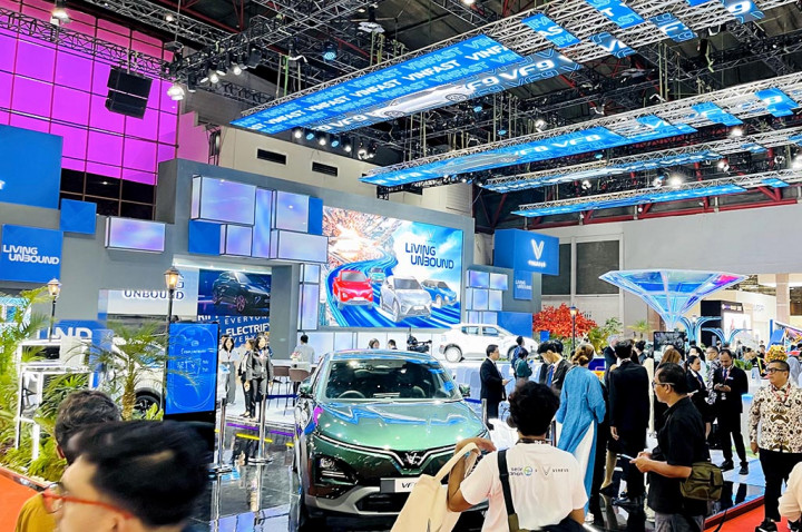 Perdana, Mobil Setir Kanan Vinfast Hadir di Indonesia