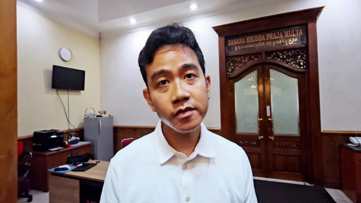 Gibran Kembali <i>Ngantor</i> di Balai Kota Solo