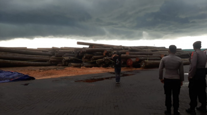 Polri Selesaikan Berkas Perkara Tersangka Kasus <i>Illegal Logging</i> di Kalteng