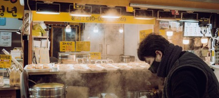 8 Jalanan Korea Selatan yang Ikonik, Tempat Berburu Kuliner!