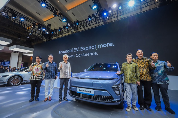3 Mobil Listrik Hyundai Tebar Pesona di IIMS: Kona Electric, Ioniq 5 Batik, dan Ioniq 7 Concept