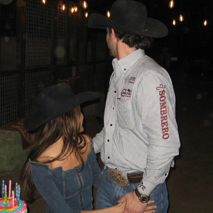 Bella Hadid Unggah Foto dengan Pacar Barunya saat Rayakan Momen Ulang Tahun