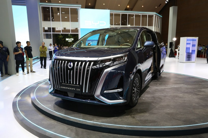Begini Wujud MPV Listrik BYD Denza D9, Penantang Alphard?