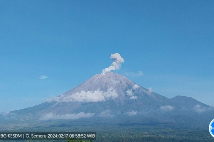Sepekan Terakhir, Gunung Semeru Erupsi Tiap Hari