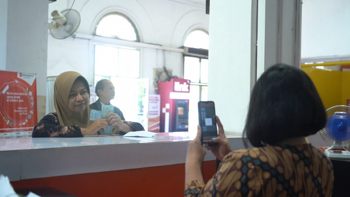 Penyaluran Bansos PKH dan Sembako  Lebih Tepat Sasaran dengan Metode <i>Door to Door</i> dari Pos Indonesia