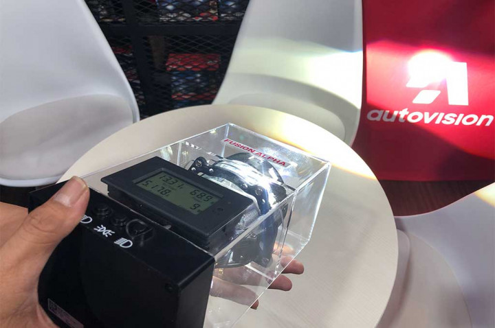 6 Kali Lebih Terang dari Halogen, Apa Untungnya Autovision Bi-LED Dakar Carbon?