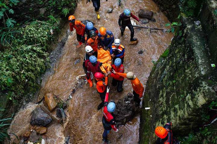 Longsor Landa Bogor, Dua Orang Ditemukan Tewas