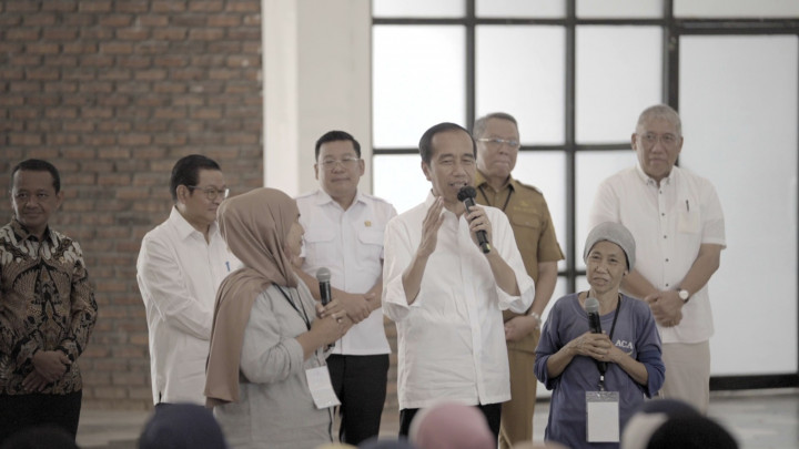 Dampingi Presiden Serahkan Bantuan Pangan di Tangsel, Wali Kota Pastikan Stok Pangan Aman