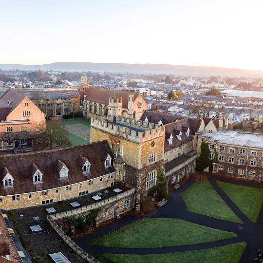 Penggemar Harry Potter, Ini Kampus yang Cocok Buat Kamu