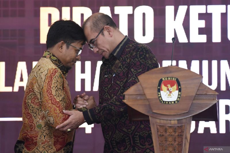 KPU Sebut Salah Input Sirekap karena <i>Human Error</i> dan Sistem