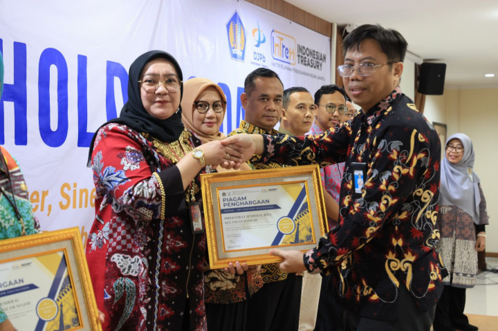 Ditjen Bina Keuda Kemendagri Sabet Penghargaan Terkait Kinerja Pelaksana Anggaran