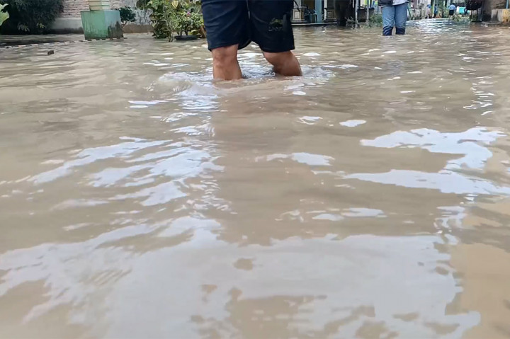 Ratusan Rumah Warga Tebing Tinggi Terendam Luapan Sungai Padang