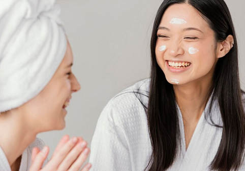 Remaja Wajib Tahu! Ini Pentingnya Pakai Sunscreen Sejak Dini