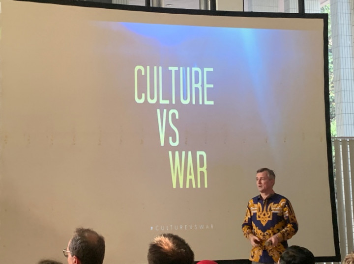 Nonton Dokumenter Perang Ukraina, Dubes Vasyl Hamianin Menangis Haru