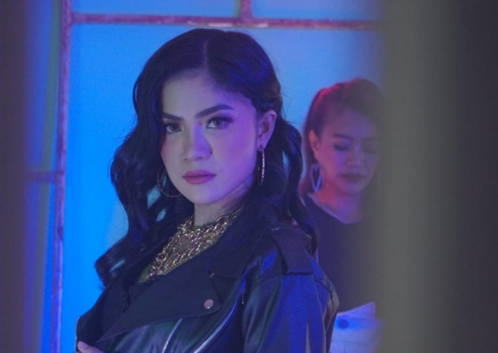 Lessy Revabia  Ajak Anak Muda Cinta Olahraga lewat Lagu