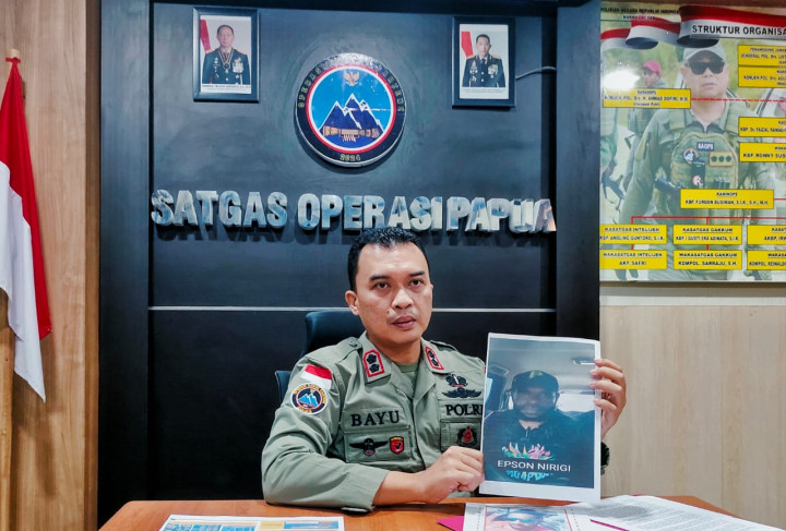 Epson Nirigi Ditangkap Saat Rapat Rekapitulasi Suara di Mimika