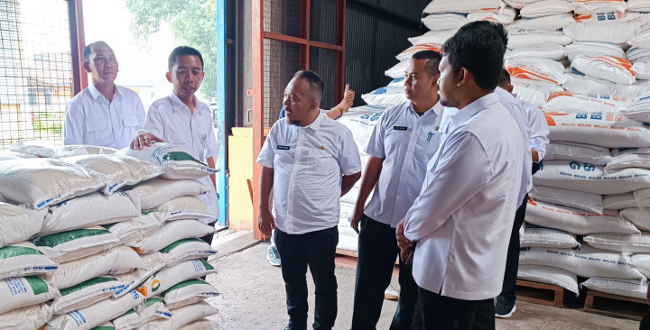 Bulog Pastikan Stok Beras di Cirebon Cukup Hingga Lebaran