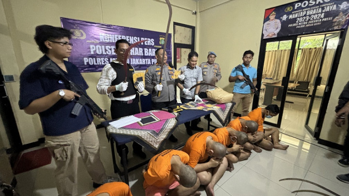 Hendak Tawuran, 11 Remaja di Jakpus Ditangkap dan Belasan Sajam Modifikasi Disita