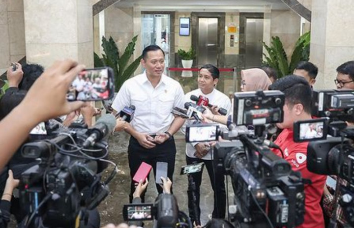 Dinas Pertama Jadi Menteri ATR, AHY Bakal Dampingi Jokowi Blusukan ke Sulut