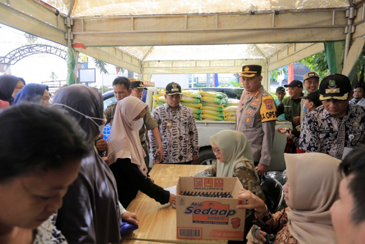 208 Ton Beras di Distribusikan ke 29 Kelurahan se-Kota Tangerang