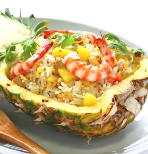 Intip cerita nasi goreng dan nasi goreng dengan nanas yang khas sentuhan tropika. (Foto: Dok. Endeus TV)