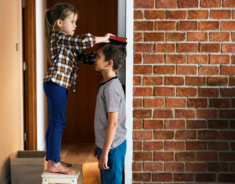 Moms Harus Tahu, 6 Kebiasaan Ini Bisa Menghambat Tinggi Badan Anak