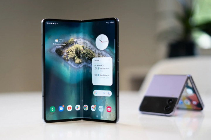 15,9 Juta Smartphone Layar Lipat Didistribusikan Selama 2013