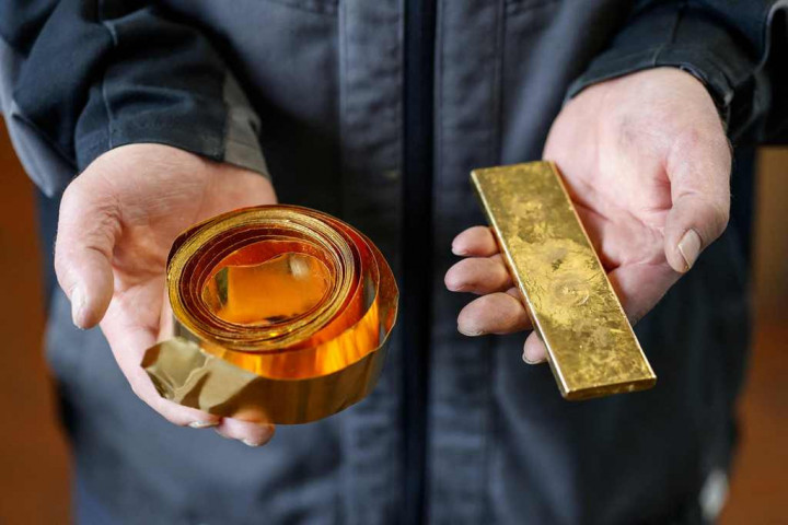 Harga Emas Dunia Naik, Meski Tipis